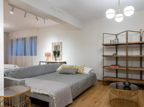 Large Elegant Studio, Kalathi Home Suites in Verga