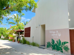 TME Retreats Dhigurah