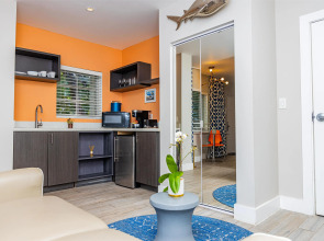 Oceanside Hotel and Suites