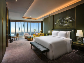 J Hotel, Shanghai Tower