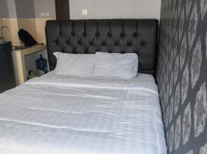 Minimalist Serpong Greenview Apartment