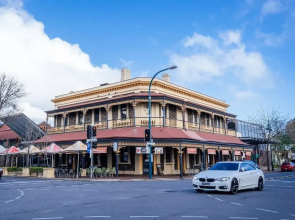 Clouds on Francis-Near Melb st-Free - Wifi - Nespresso - Netflix