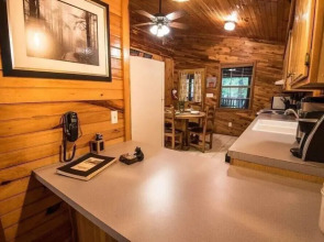 Woodland Hideaway & Cottage - 3 Br Cabin