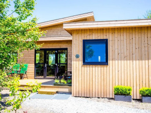 Waterlodge Sweltsje in Nes