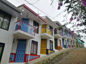 Café de Colores con balcon