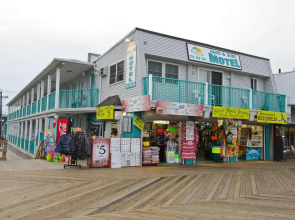 Boardwalk Sand & Surf Inn Oceanfront