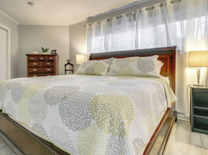 Riverfront Savannah Getaway w/ Pool & Dock!