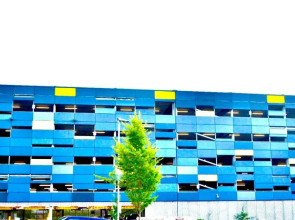 Modern townhouse, Sleeps 4 with parking