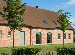 Peer Villa With Garden
