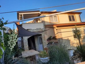 Visnja - 10 meters to the sandy beach - A1(2+2)