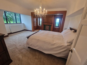 Luxury Penthouse Apartment - Beautiful Countryside