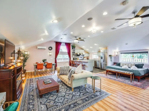 5 Mi to Dtwn Tacoma: Modern Studio Retreat