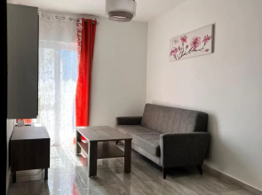 F4-2 Room 2 single beds shared bathroom
