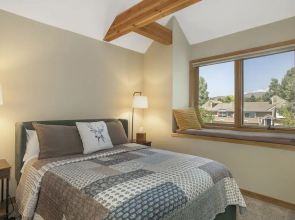 470 Homestead Unit 13 2 Bedroom Townhouse