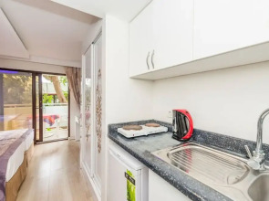 Tropic Beach Club Side