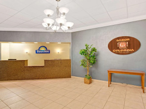 Days Inn by Wyndham Orlando Airport Florida Mall