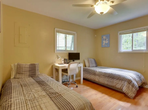 Pools, Hot Tub & More: Bushkill Mountain Getaway!