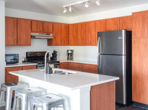 Upstay - Condo With Pool-gym-games-bbq - Walk to Uoft