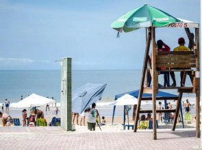 MELHOR AVALIACAO - AR SPLIT nos 2 Quartos - Internet de 200 megas - Netflix - Disney Plus - Churrasqueira - Rede para Descanso - 8 pessoas com muito CONFORTO