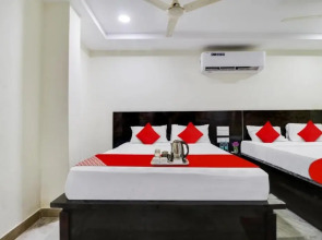 OYO 700147 Dharani Grand