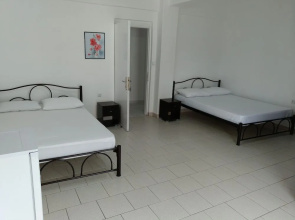 Gatos Village Studios & Apartments