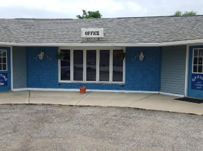 Burr Oak Motel