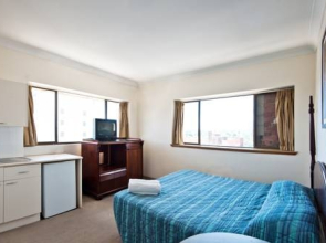 Dlux Hostel