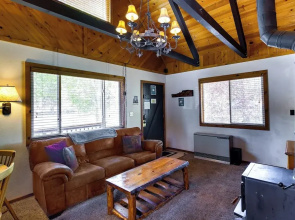 Hot Tub & Deck: Big Bear City Cabin Near Skiing