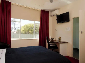 Mirambeena Motel