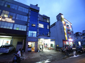 OYO 14165 Hotel Blue Diamond