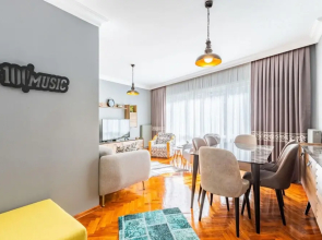 Stylish Flat Near Popular Attractions in Moda