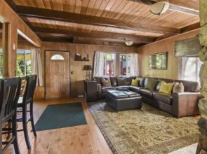 Pfeiffer Dog Friendly Cabin