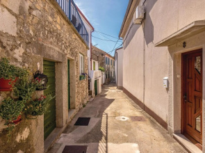Nice Home in Novi Vinodolski With 2 Bedrooms, Jacuzzi and Wifi