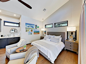 New Listing! Resort On Lake Travis W/ Pool 1 Bedroom Cabin