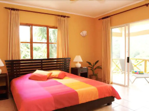 South Point Chalets