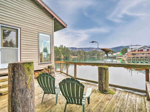 Serene Seldovia Cabin w/ Deck, Grill & Views!