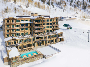The Snowpine Lodge