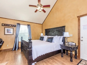 Appian Way - Provence Studio Bedroom Cottage by RedAwning