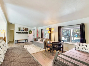 Riverfront Home w/ Deck, Near Mount Rainier!