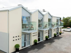 V Motel