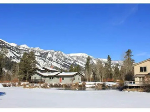 Lakeview House