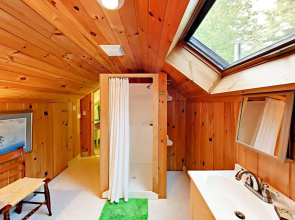 Sunny Brae, Modern Sprucewold Log Cabin With Beach Access by RedAwning
