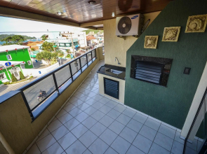 1038 - Apartamento com vista para o mar na Avenida De Bombinhas