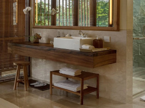 Курорт Komaneka at Tanggayuda