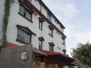 Hotel Tinkus Inn