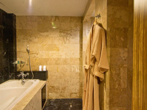 LK Mantra Pura Resort