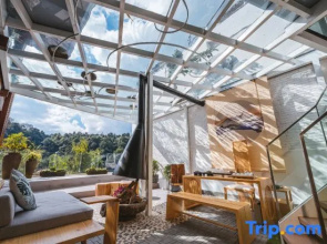 Yunshang Time Lake View Hot Spring Resort Homestay (Heshun Branch)