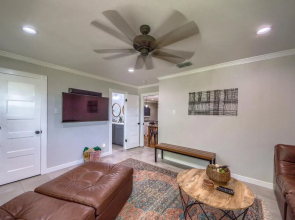 Momma s House on Landa DT 430