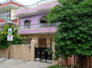 Goroomgo Purple Lotus Homestay Varanasi