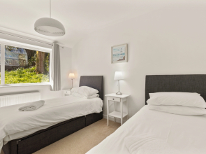 Am Byth - Luxury Cottage Sea Views